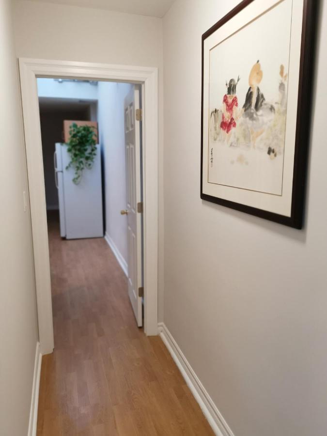 Appartamento Cozy Private Rm Heart Of North York Free Parking Full Kitchen Close To Downtown Toronto Esterno foto