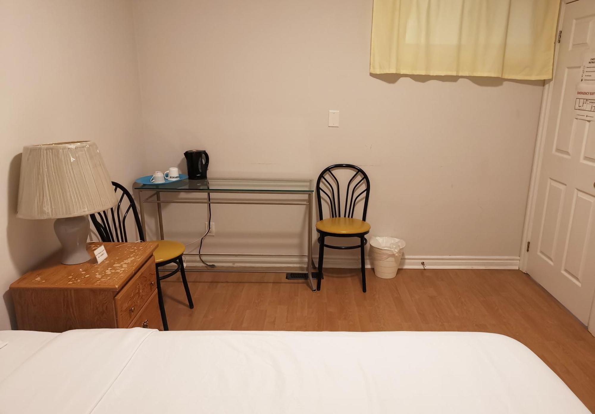 Appartamento Cozy Private Rm Heart Of North York Free Parking Full Kitchen Close To Downtown Toronto Esterno foto